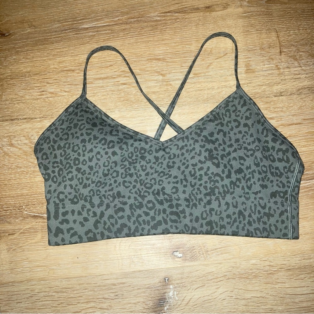 GapFit Blackout Jacquard Low Impact Sports Bra, Green leopard Size Medium - Picture 2 of 6